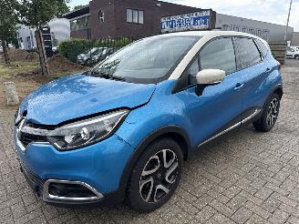 Schadeauto Renault Captur 1.2 TCE DYNAMIQUE AUTOMAAT RIJDBAAR BOUWJAAR 2016  6500 EURO 2016/12