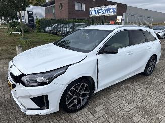 Unfallwagen Kia Ceed 1.0 TURBO GT-LINE RIJDBAAR  128952 KM BOUWJAAR 2021 5999 EURO 2021/12