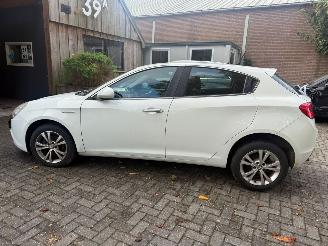 Alfa Romeo Giulietta 1.6 JTDM DISTINCTIVE picture 3