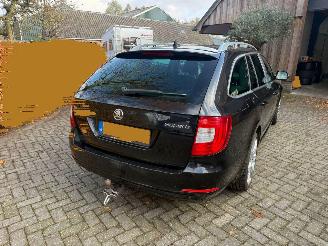 Skoda Superb 1.6 TDI NAVI CRUISE STOELVERWARMING PDC TREKHAAK picture 3