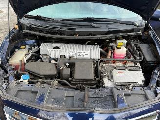 Toyota Auris 1.8 FULL HYBRID KM NAP NL AUTO picture 19