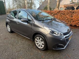 Schadeauto Peugeot 208 1.2 Bleu Lion Airco Navi Nap 5Drs Nieuw Riem 2018/8