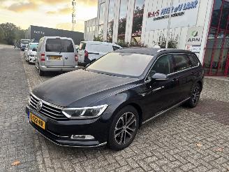 krockskadad bil auto Volkswagen Passat 2.0 TSI HIGHLINE 2017/2
