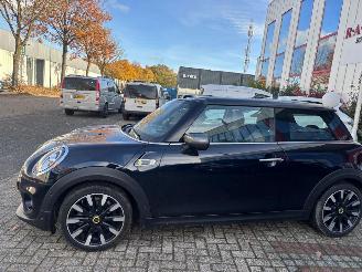 Mini Cooper SE YOURS 33 KWH ALLEEN DAK + VOORRUIT SCHADE picture 6