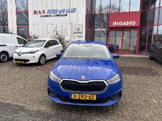 krockskadad bil auto Skoda Fabia 1.0 MPI Ambition 2024/2