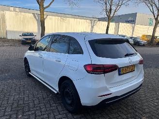 Mercedes B-klasse 200D picture 4