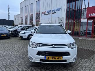 Schadeauto Mitsubishi Outlander 2.0 PHEV INSTYLE+ 2014/4