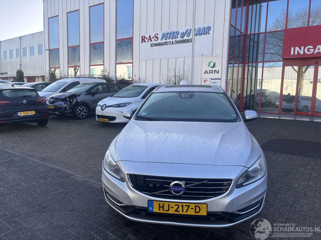 Volvo V-60 PLUG IN HYBRID 2.4 D6 AWD R-DESIGN