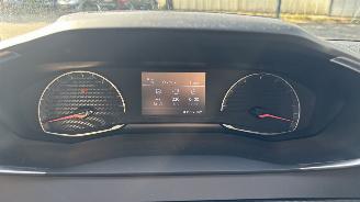 Peugeot 208 1.2 PURETECH 75 STYLE picture 15