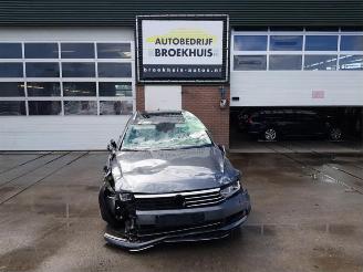 Vrakbiler auto Volkswagen Passat Passat Variant (3G5), Combi, 2014 1.6 TDI 16V 2015/4