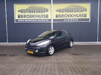 Damaged car Peugeot 207 1.4 VTi XS Pack 2007/8