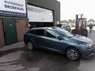Coche siniestrado Renault Mégane Megane III Grandtour (KZ), Combi 5-drs, 2008 / 2016 1.5 dCi 110 2015/10