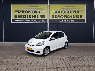 Auto incidentate Toyota Aygo 1.0-12V Comfort 2010/2