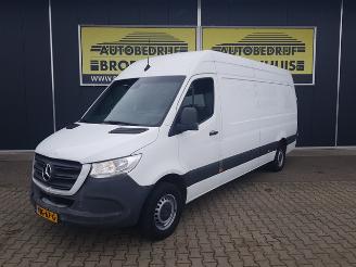 krockskadad bil bedrijf Mercedes Sprinter 315 1.9 CDI L4H2 DC 2021/2