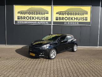 Vaurioauto  passenger cars Renault Clio 0.9 TCe Intens Limited 2018/1