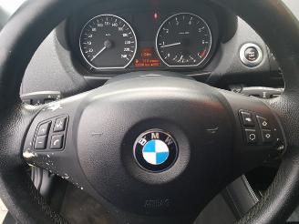 BMW 1-serie 116i High Executive picture 13