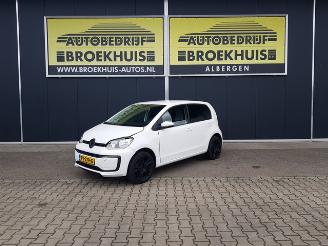 krockskadad bil auto Volkswagen Up! 1.0 EcoFuel move up! 2017/9
