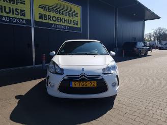 Citroën DS3 1.2 VTi So Chic picture 3