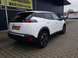 Peugeot 2008 1.2 PureTech Allure Pack picture 7