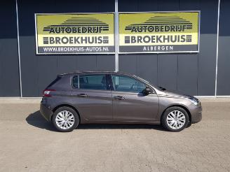 Peugeot 308 1.2 e-THP Blue Lease picture 4