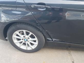 BMW 3-serie 320i Executive picture 9