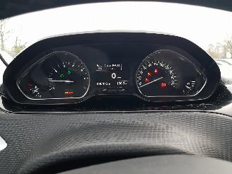 Peugeot 208 1.2 PureTech Allure picture 22