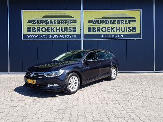 krockskadad bil auto Volkswagen Passat Variant 1.6 TDI Comfortline 2015/6