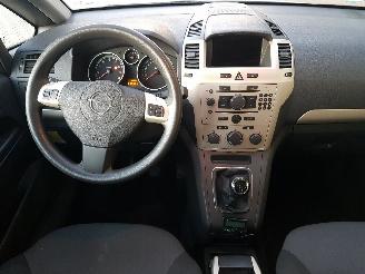 Opel Zafira 1.8 Temptation picture 12