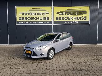 Vaurioauto  passenger cars Ford Focus 1.0 EcoBoost Trend 2013/10