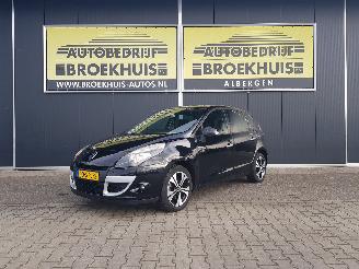 uszkodzony samochody osobowe Renault Scenic 1.4 TCe Bose 2011/11