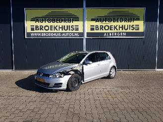 krockskadad bil auto Volkswagen Golf 1.6 TDI Comfortline BlueMotion 2013/10