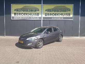 Schadeauto Opel Astra 1.4 Turbo Sport 2012/2