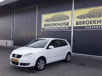 Salvage car Volkswagen Polo Polo IV (9N1/2/3), Hatchback, 2001 / 2012 1.2 12V 2009/5