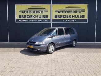 krockskadad bil auto Renault Grand-espace 2.2 dCi Authentique 2002/10