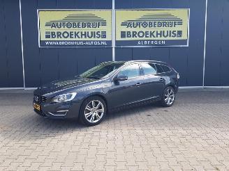 Damaged car Volvo V-60 2.4 D6 AWD Plug-In Hybrid Summum 2013/12