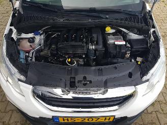 Peugeot 2008 1.2 PureTech Active picture 26