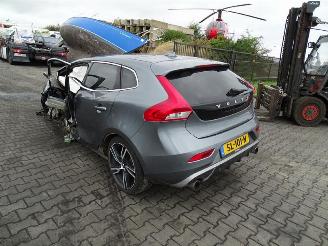 Volvo V-40 2.0 D3 picture 2