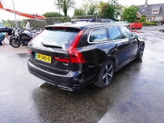 Damaged car Volvo V-90 2.0 T4 2018/12