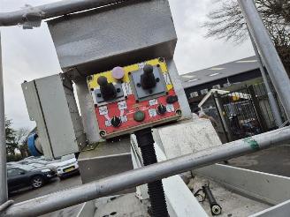 Nissan NT400 2.5 DCI Hoogwerker picture 8