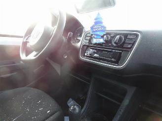 Volkswagen Up! 1.0 picture 5