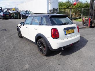 Mini Cooper D picture 2
