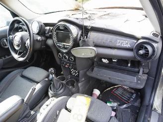 Mini Cooper D picture 6