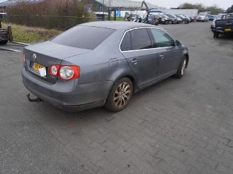 Salvage car Volkswagen Jetta 2.0 FSi 2006/2