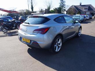 Auto incidentate Opel Astra GTC 1.4 Turbo 2011/12