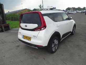 Salvage car Kia Soul 64 KwH 2020/1