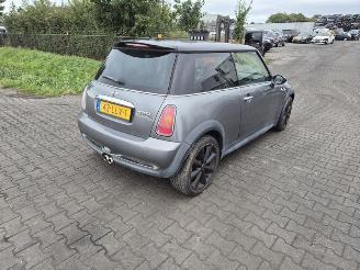 Uttjänta bilar auto Mini Cooper S 1.6 16V (W11-B16A) 2010/5