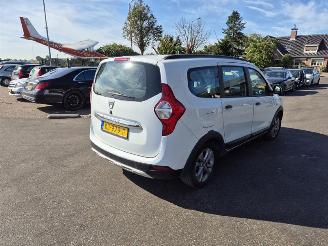 Voiture accidenté Dacia Lodgy 1.2 TCE 16V (H5F-410(H5F-F4 2016/9