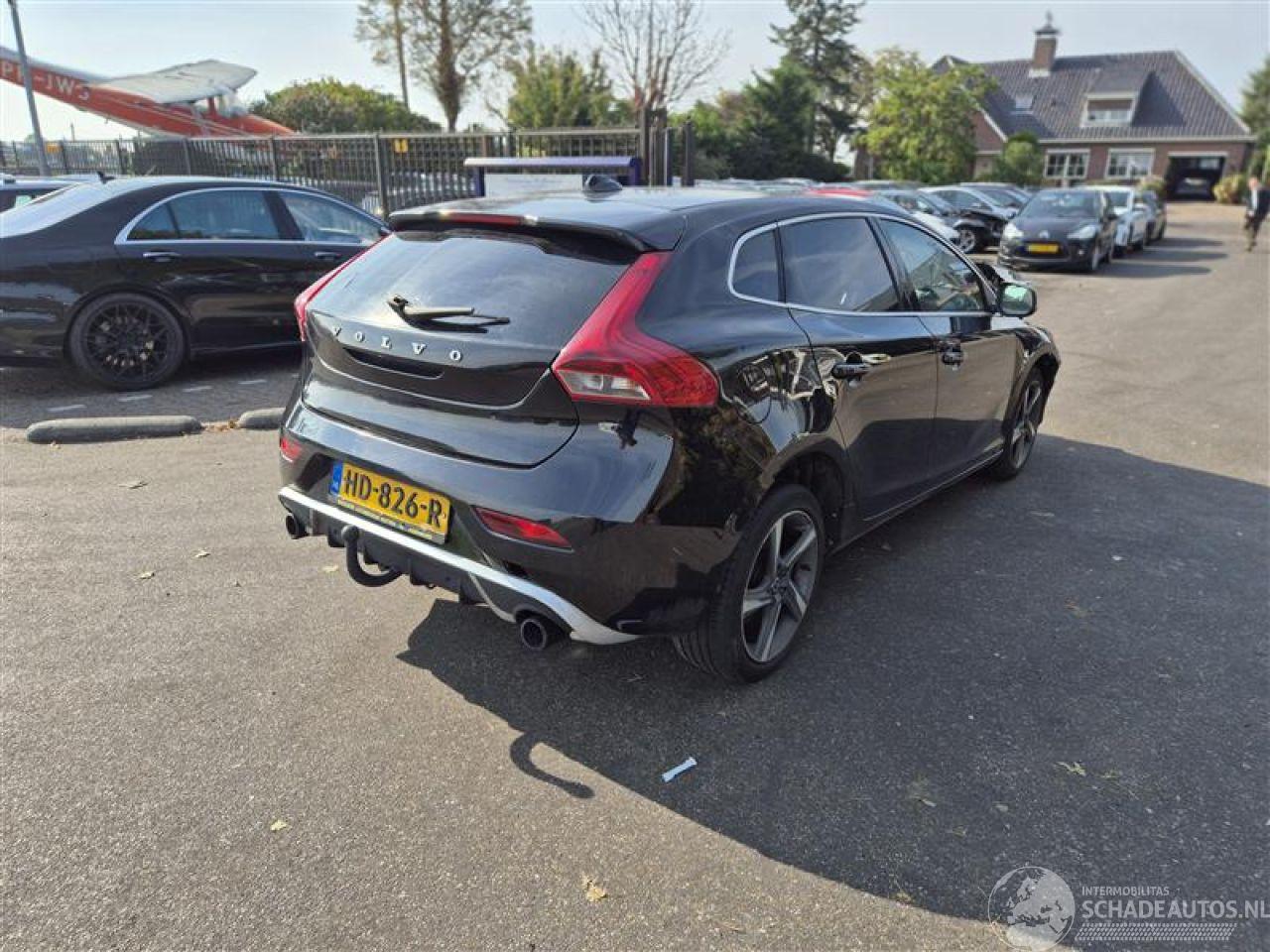 Volvo V-40 2.0 D2 16V