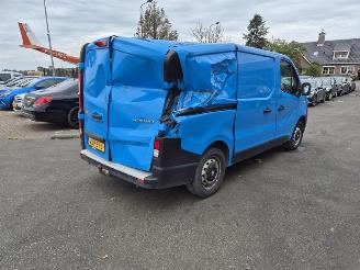 krockskadad bil auto Renault Trafic 2.0 dCi 16V 2019/12