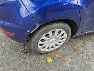 Ford Fiesta 1.0 12V picture 9